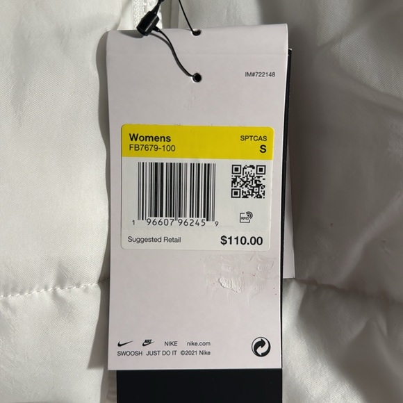 Nike Thermafit oversize women size S puffer vest .New with tags - Picture 11 of 11